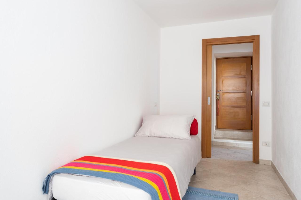 Spacious 3-Bedroom Apartment With Courtyard In Tempio Pausania - Perfect For Families Eksteriør billede