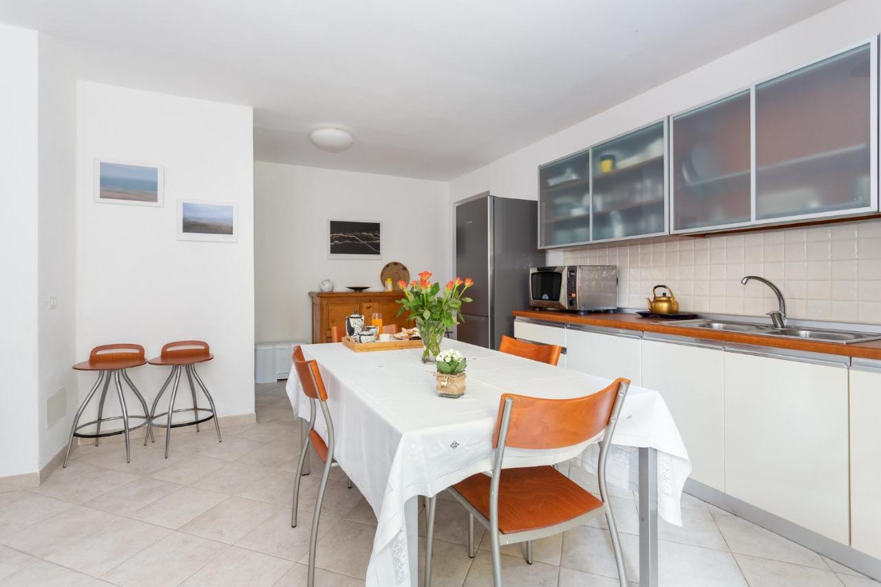 Spacious 3-Bedroom Apartment With Courtyard In Tempio Pausania - Perfect For Families Eksteriør billede