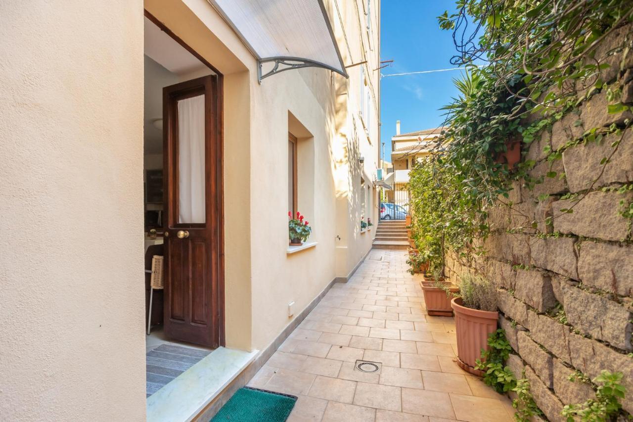 Spacious 3-Bedroom Apartment With Courtyard In Tempio Pausania - Perfect For Families Eksteriør billede