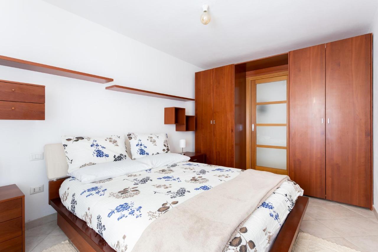 Spacious 3-Bedroom Apartment With Courtyard In Tempio Pausania - Perfect For Families Eksteriør billede